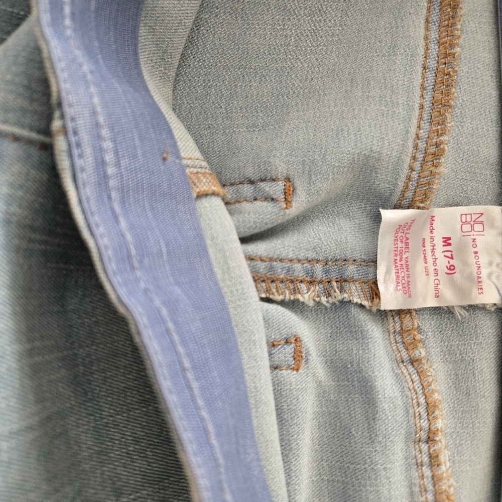NWOT Junior No Boundaries Light Blue Denim Bell Bottom Jeans Size M (7-9) - Picture 12 of 16